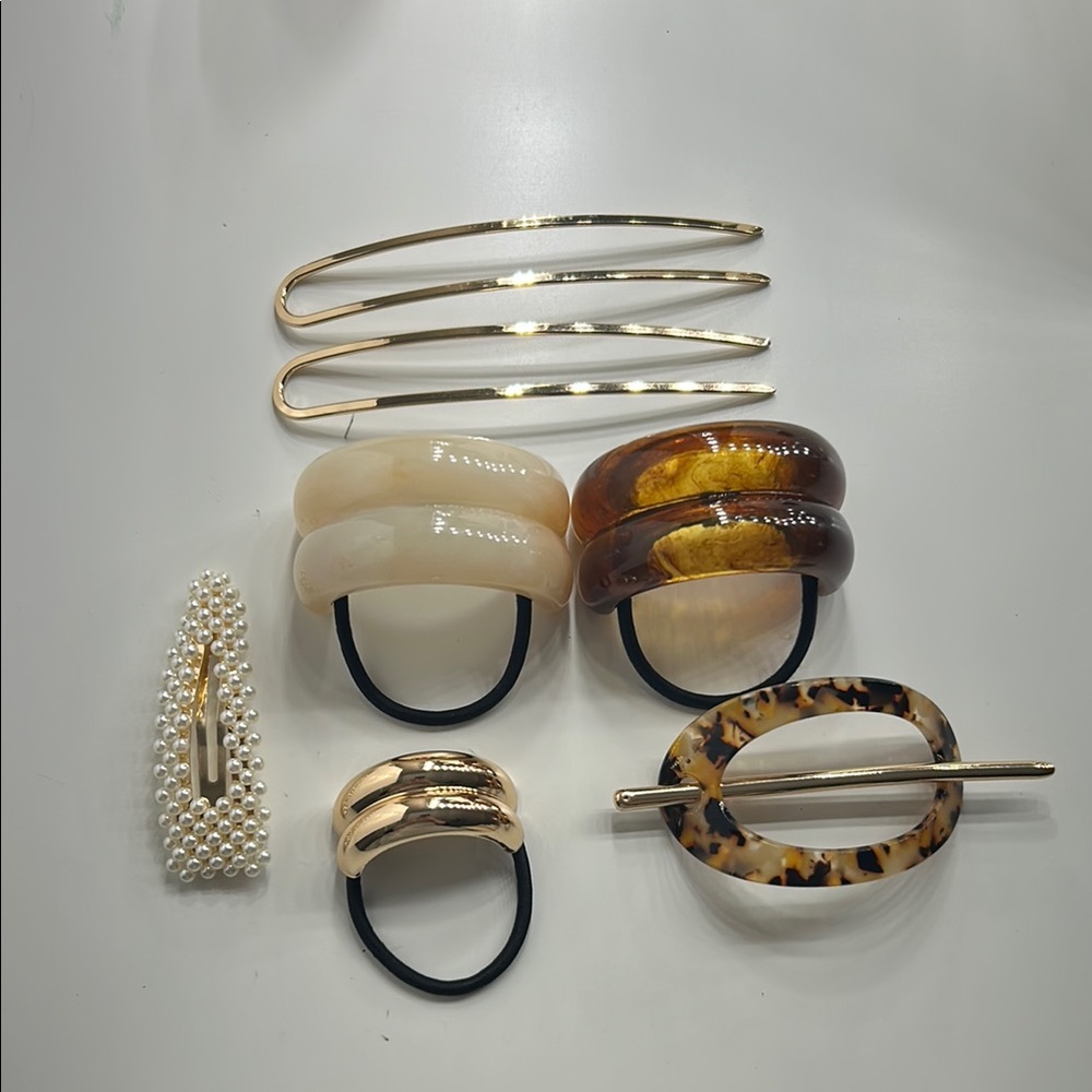 Anthropologie Gold and Cream Hair Accessories Set